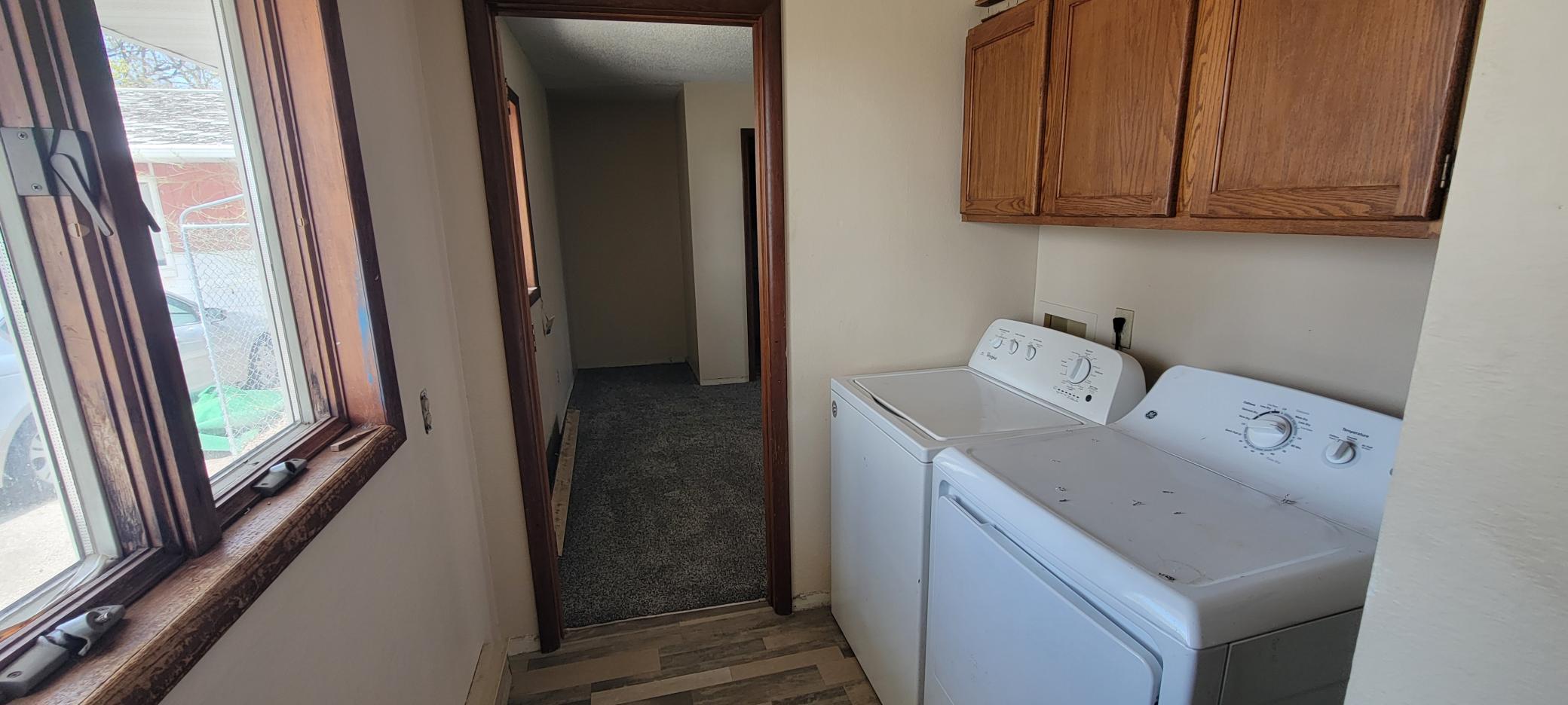 20 5th Street E Property Photo 9