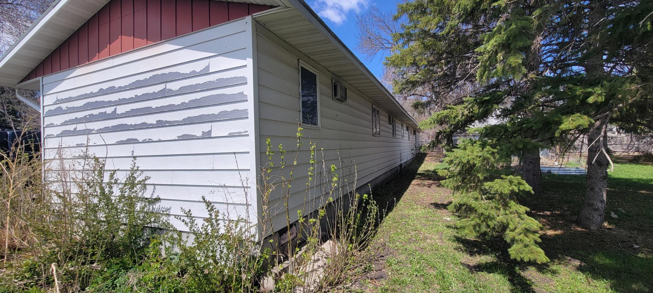 20 5th Street E Property Photo 19
