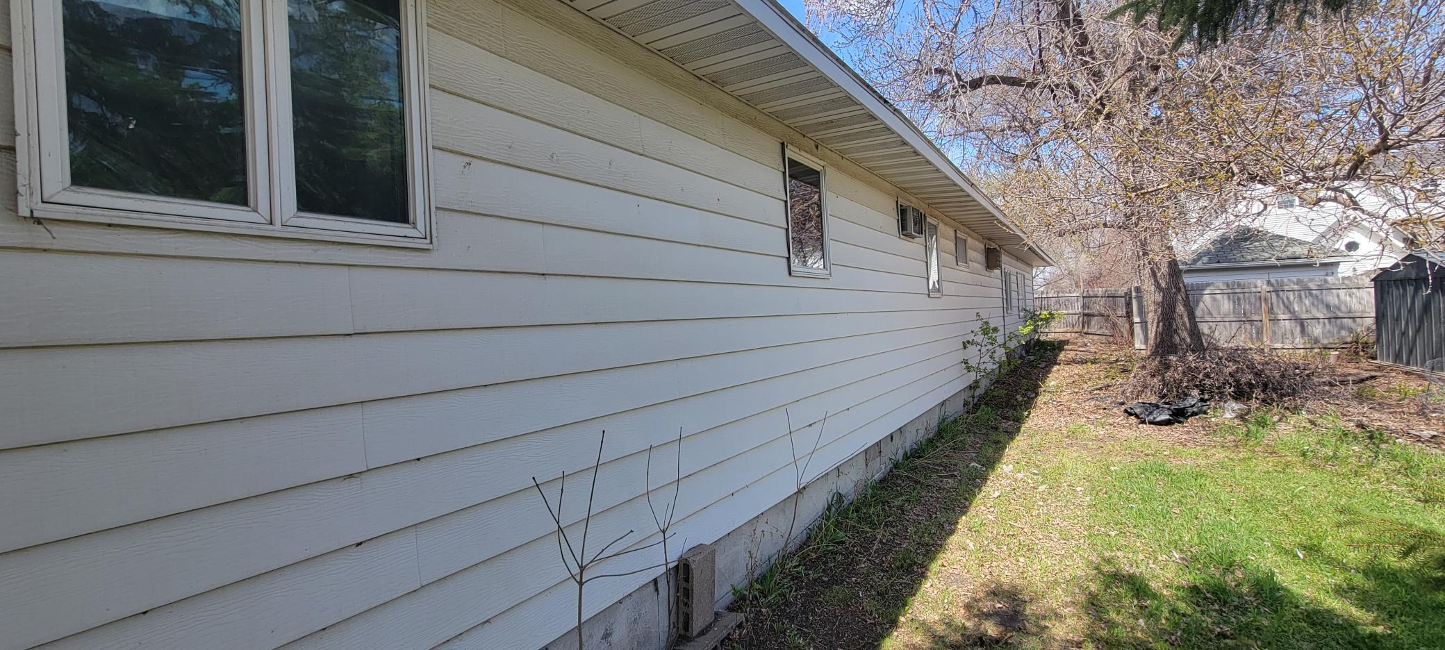 20 5th Street E Property Photo 21