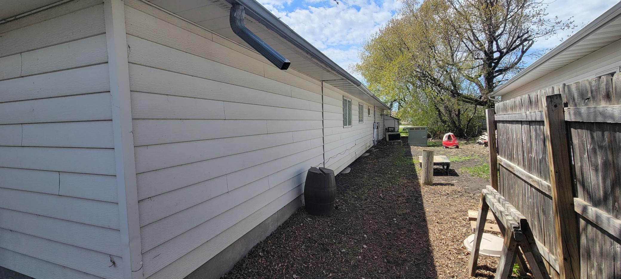 20 5th Street E Property Photo 22
