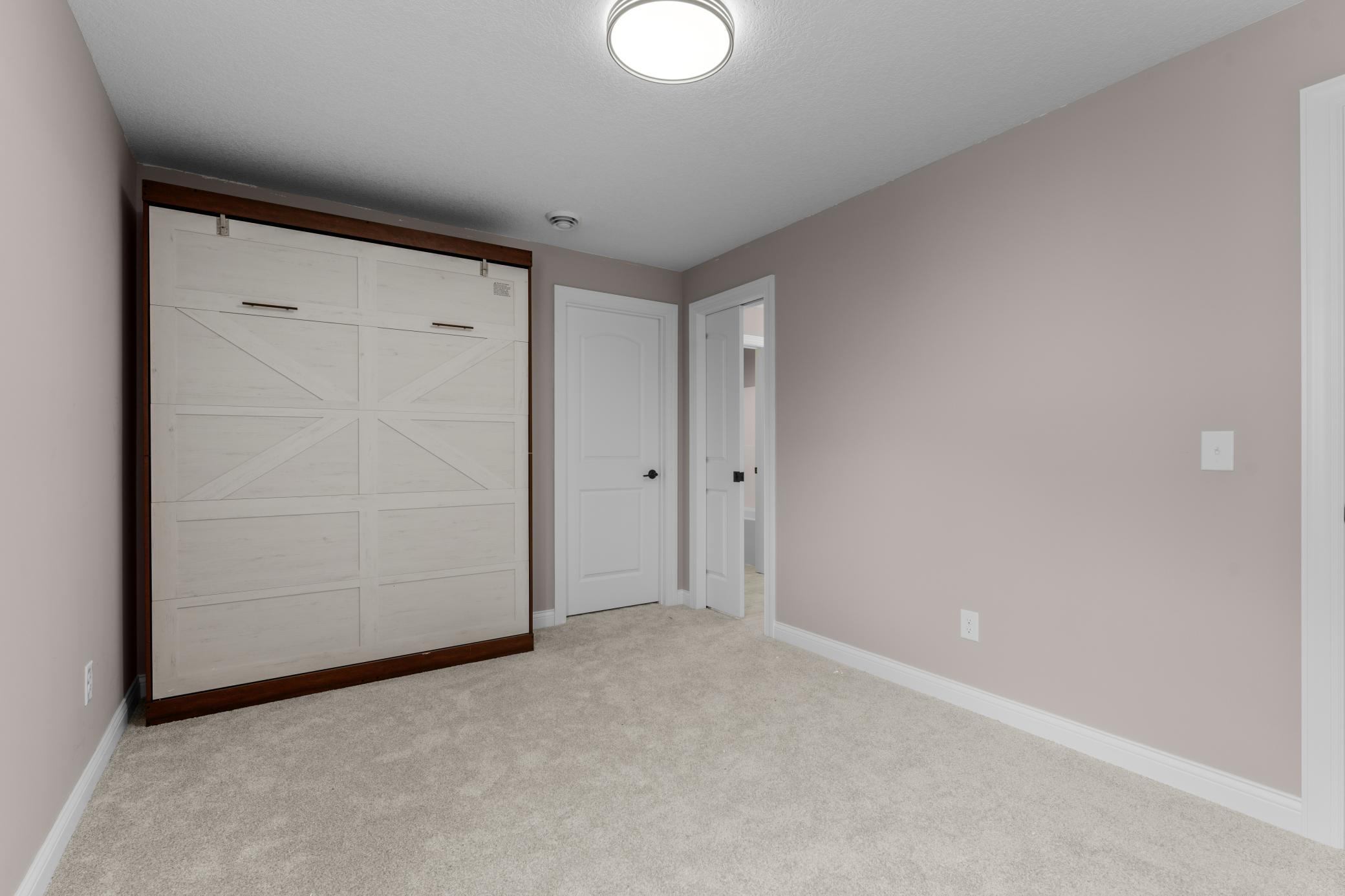 607 E 9th Street Property Photo 26