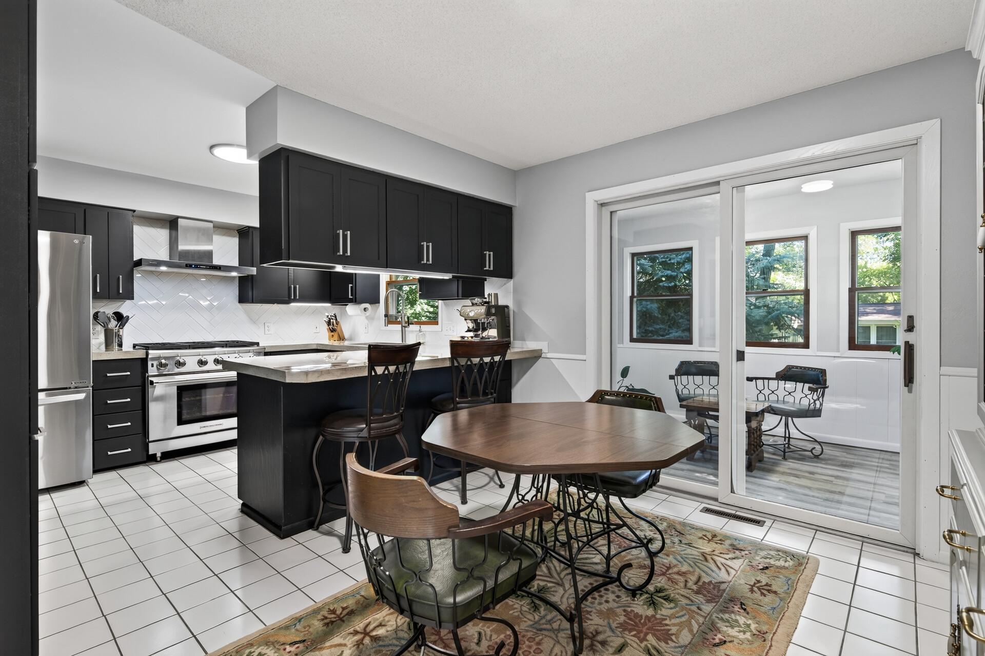 1310 Woods Circle Property Photo 4