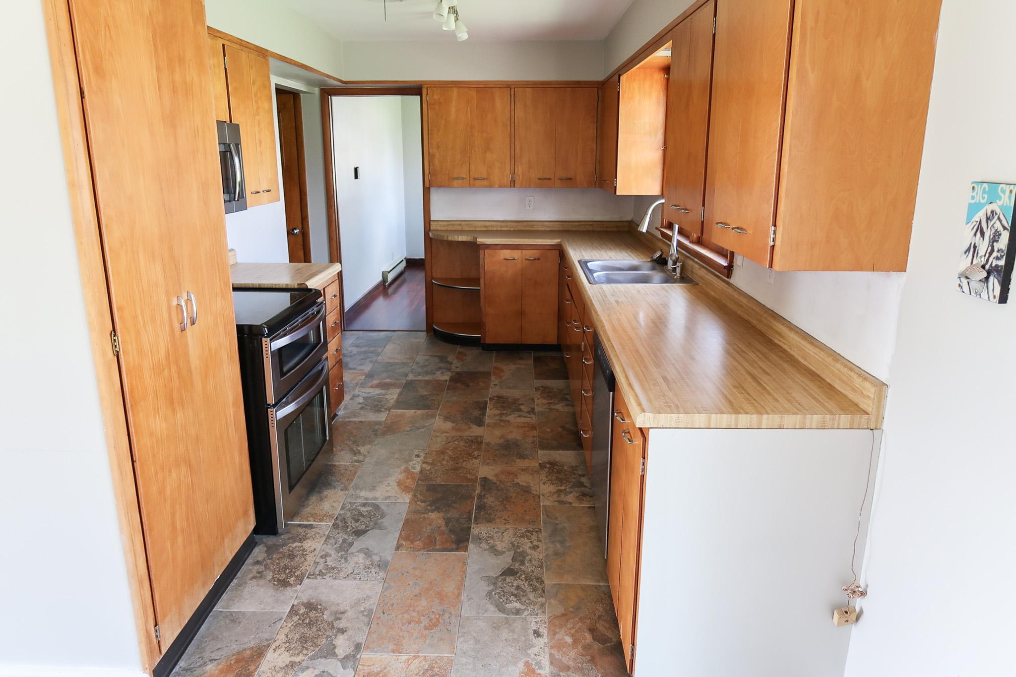 308 4th Street E Property Photo 11
