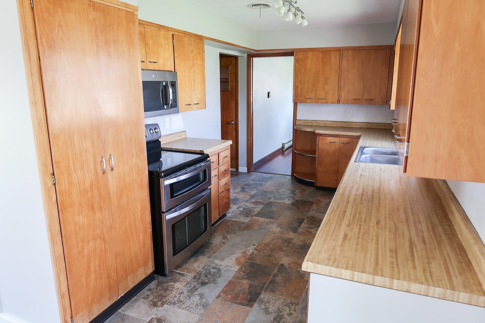 308 4th Street E Property Photo 12
