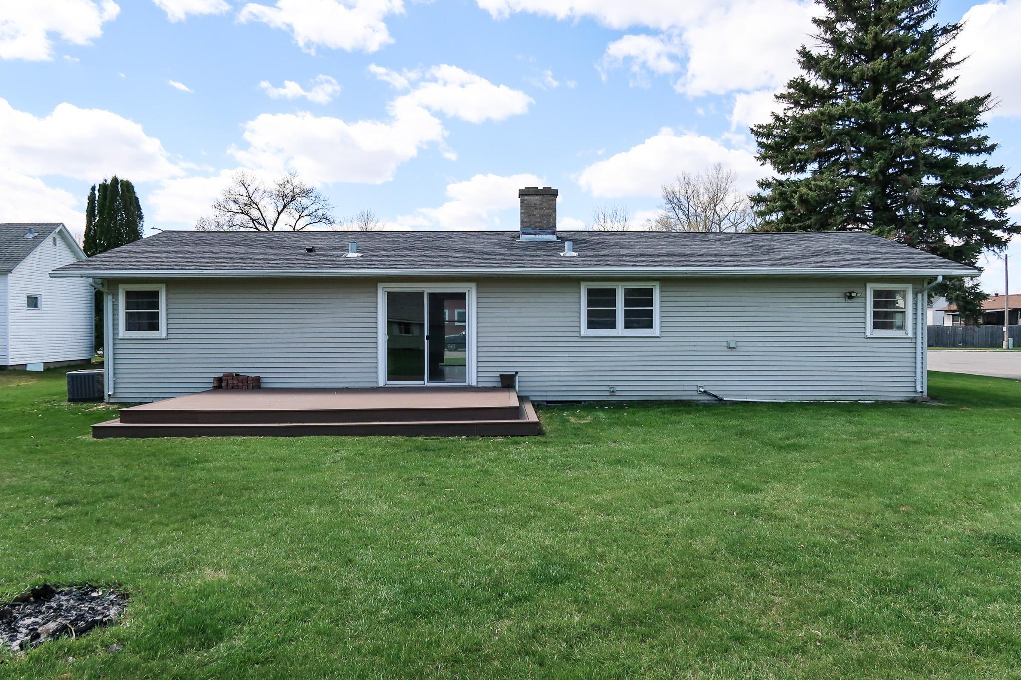 308 4th Street E Property Photo 38