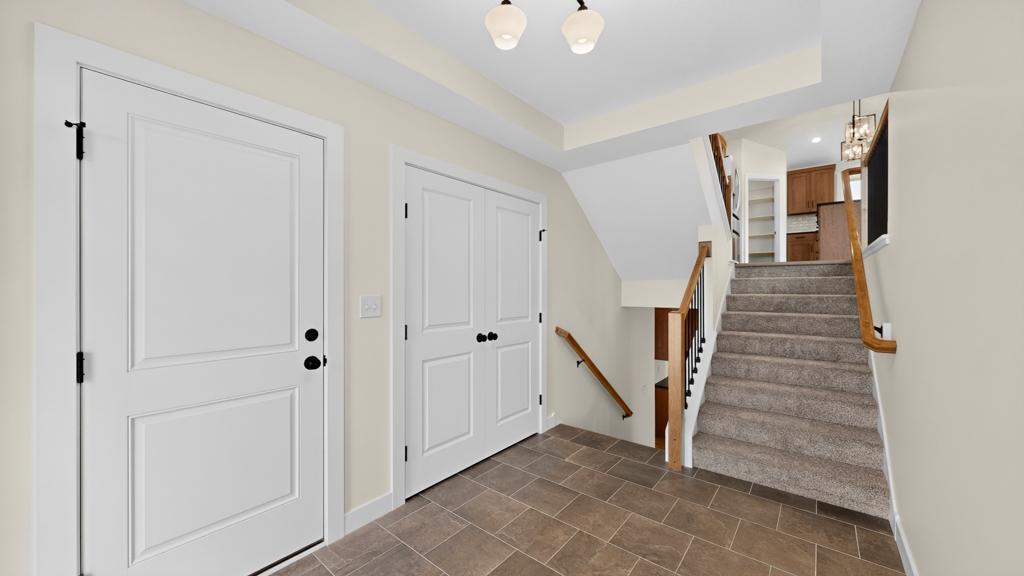 3463 Stonehedge Dr Ne Property Photo 3