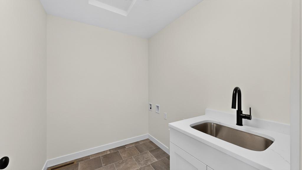 3463 Stonehedge Dr Ne Property Photo 18