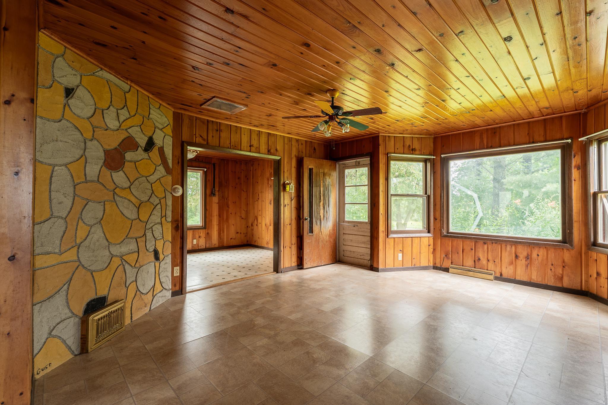 18467 Vineland Road Property Photo 6