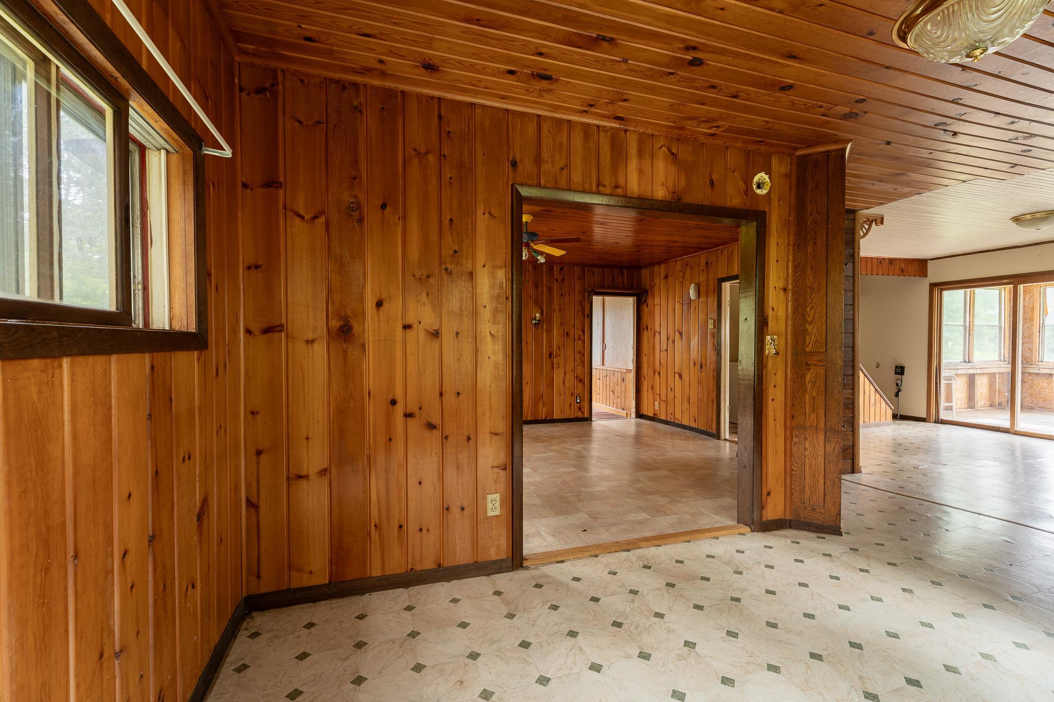 18467 Vineland Road Property Photo 8