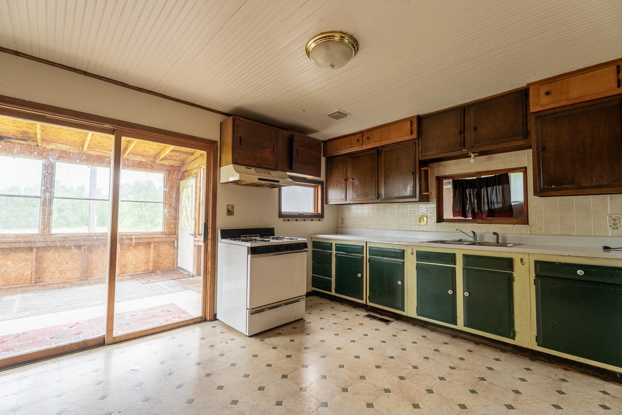 18467 Vineland Road Property Photo 15