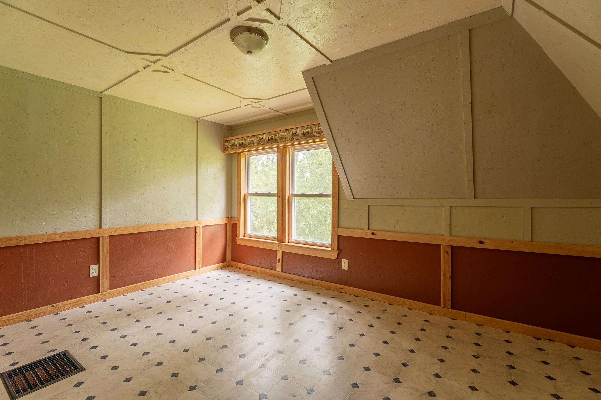 18467 Vineland Road Property Photo 17