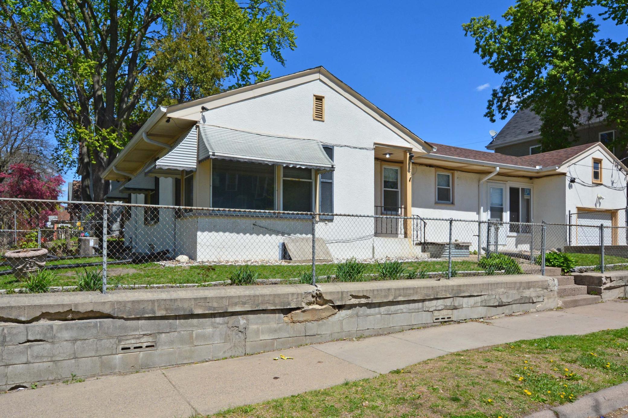 2122 30th Avenue N Property Photo 3