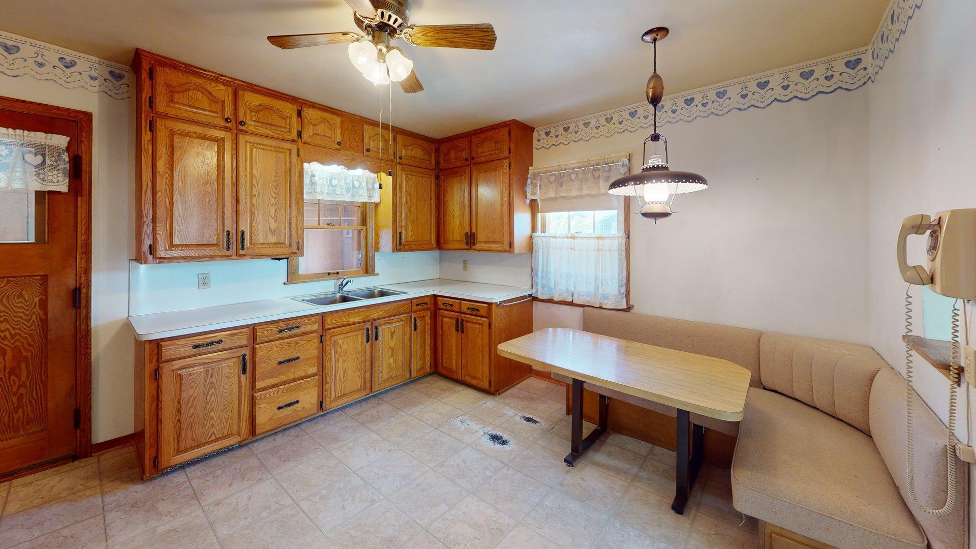 406 Giles Place Property Photo 5