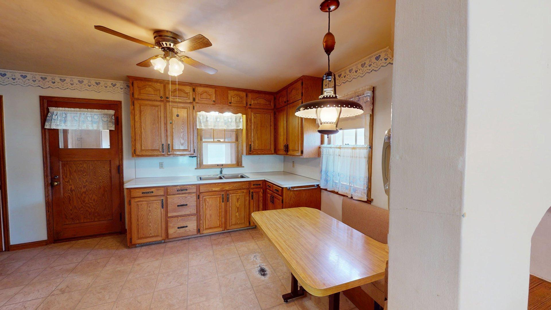 406 Giles Place Property Photo 6
