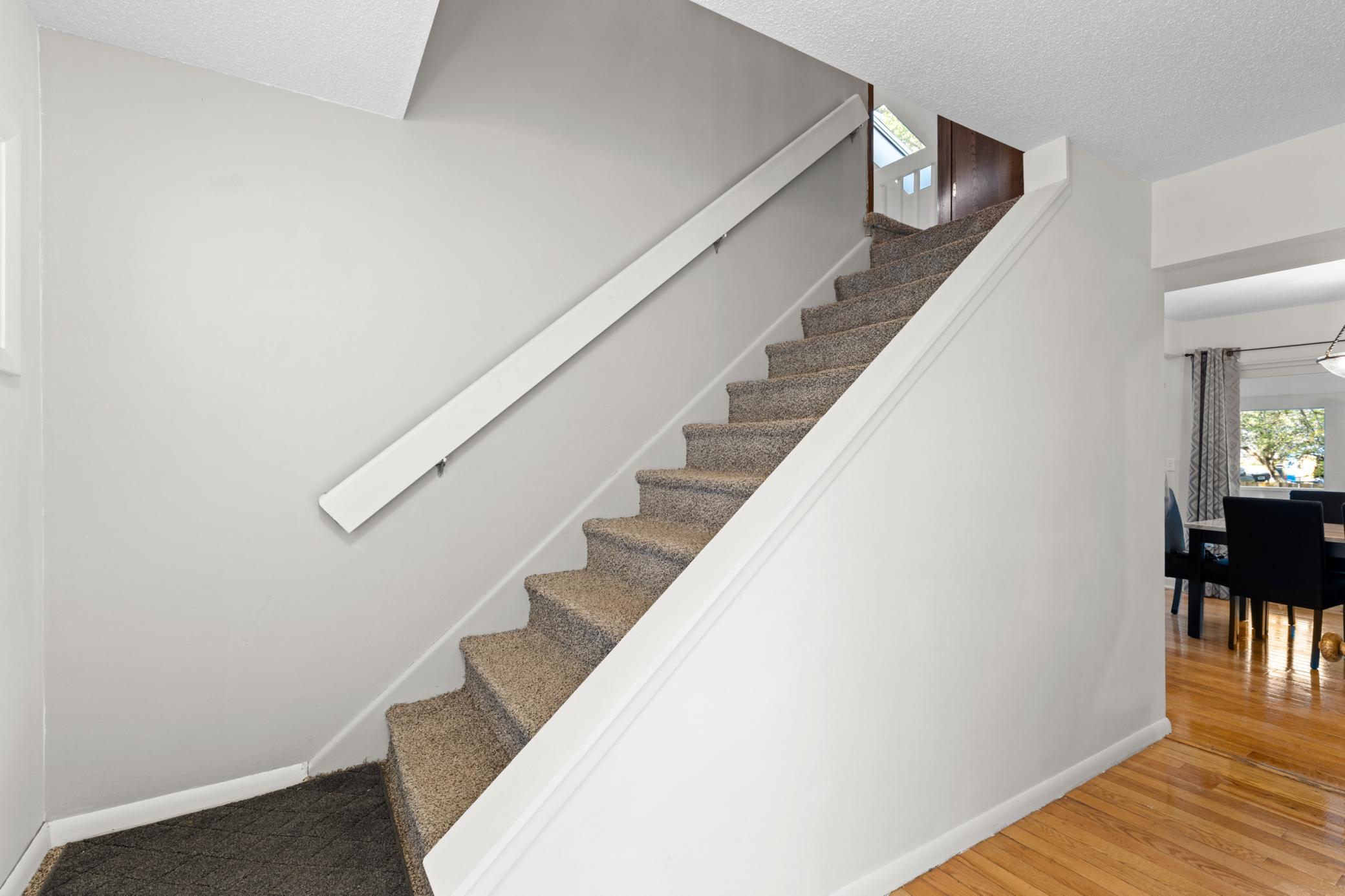 2904 Silver Lake Court Ne Property Photo 3