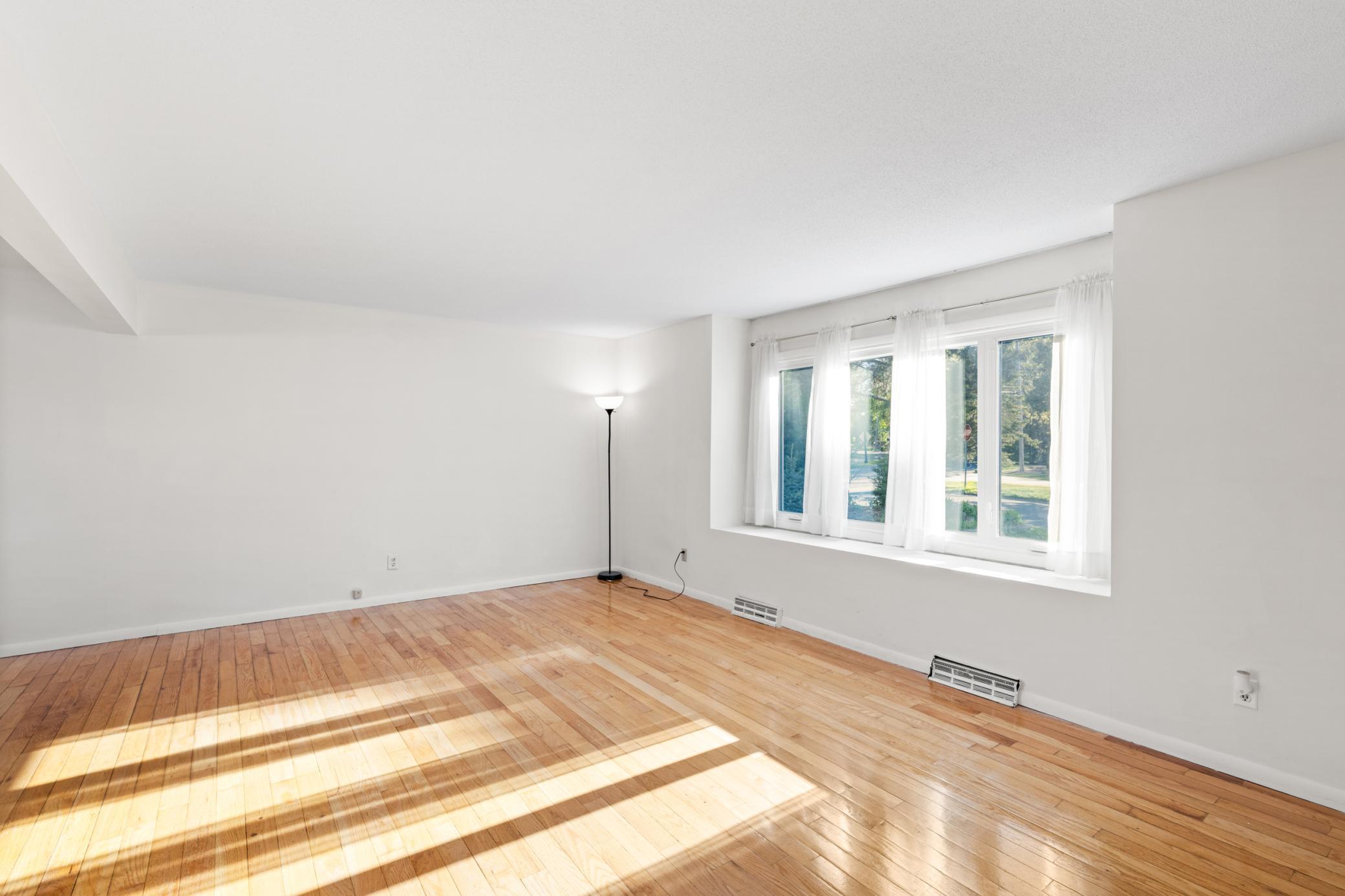 2904 Silver Lake Court Ne Property Photo 4