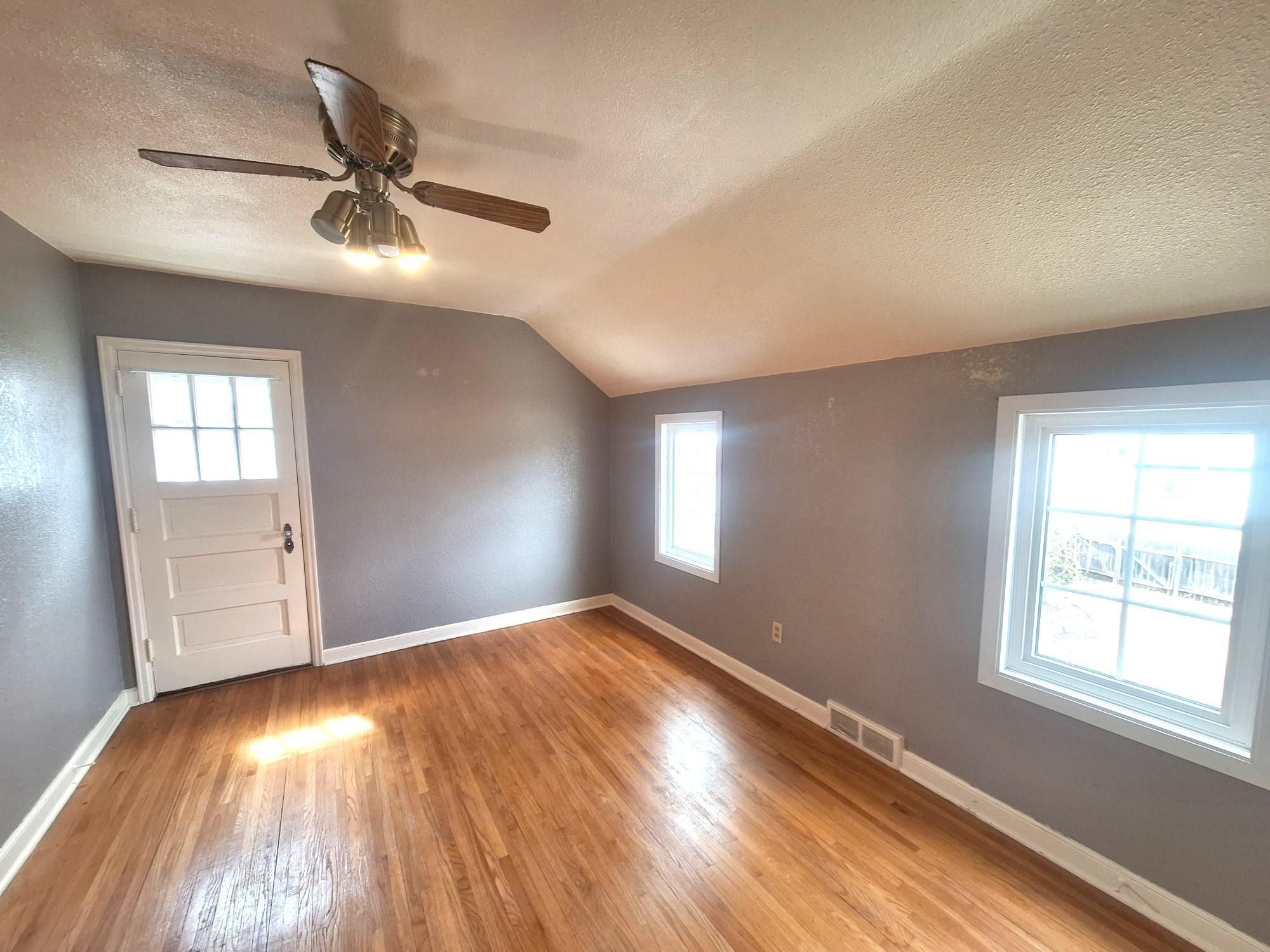 911 Emmerling Avenue Property Photo 12