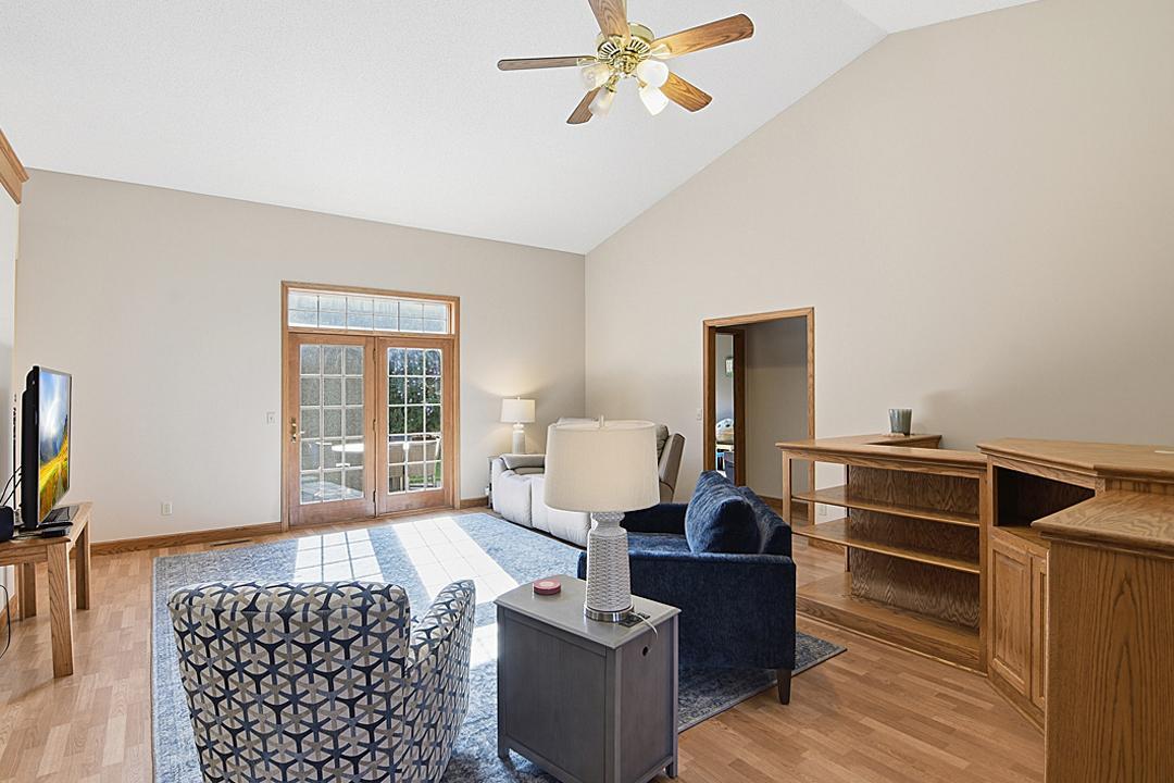 11 Moon Circle Property Photo 4