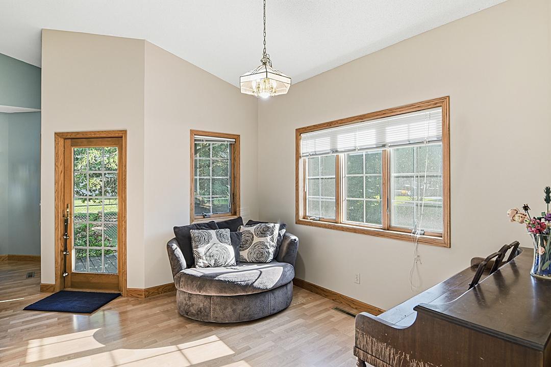 11 Moon Circle Property Photo 6