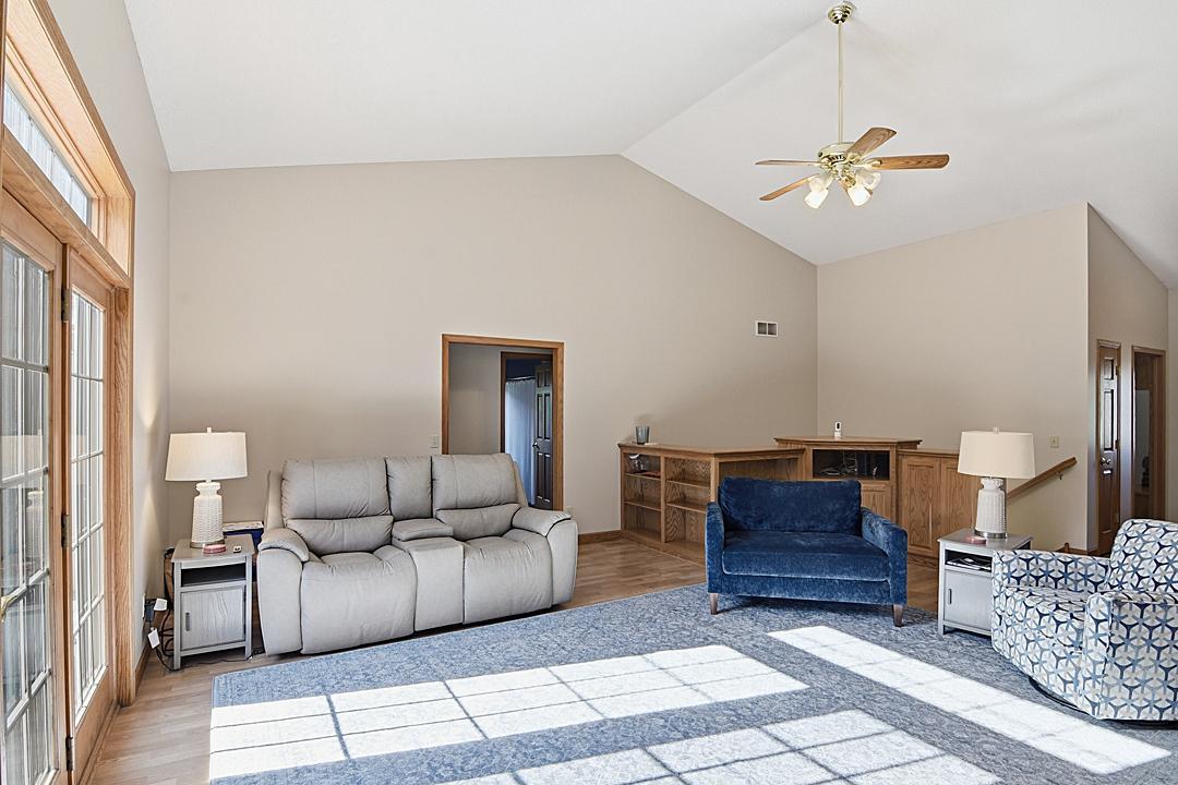 11 Moon Circle Property Photo 7