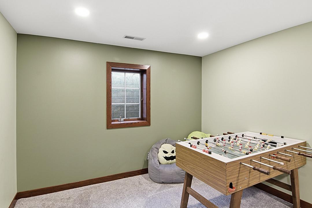 11 Moon Circle Property Photo 28
