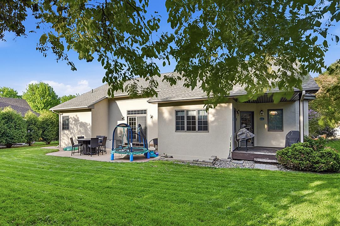 11 Moon Circle Property Photo 37