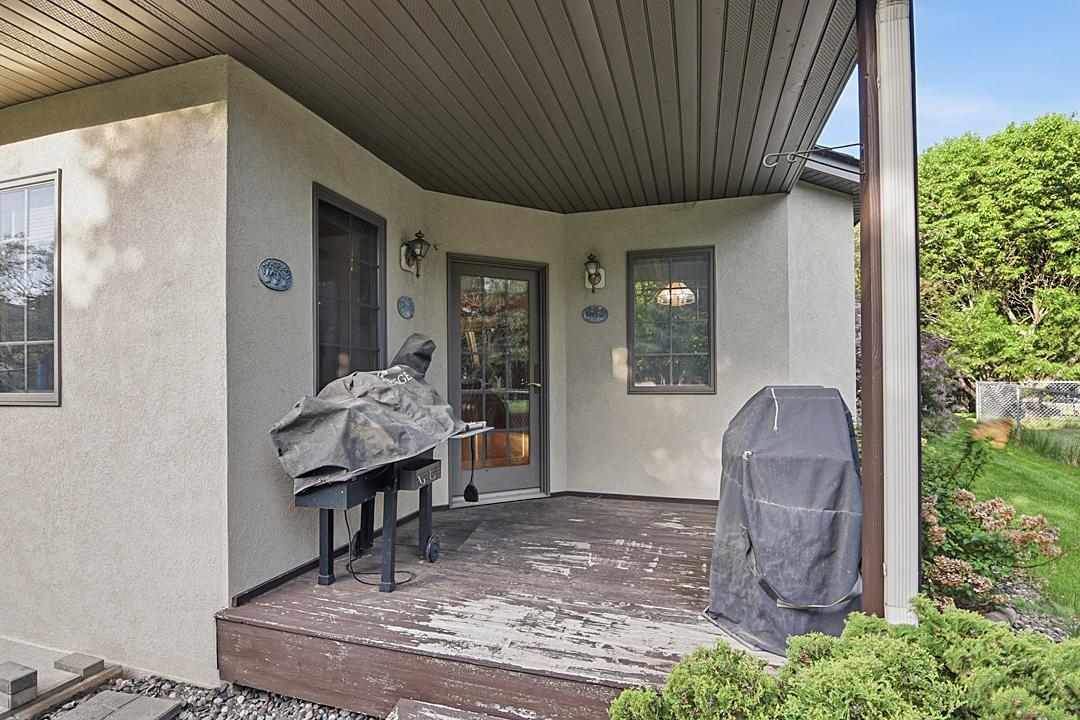 11 Moon Circle Property Photo 38