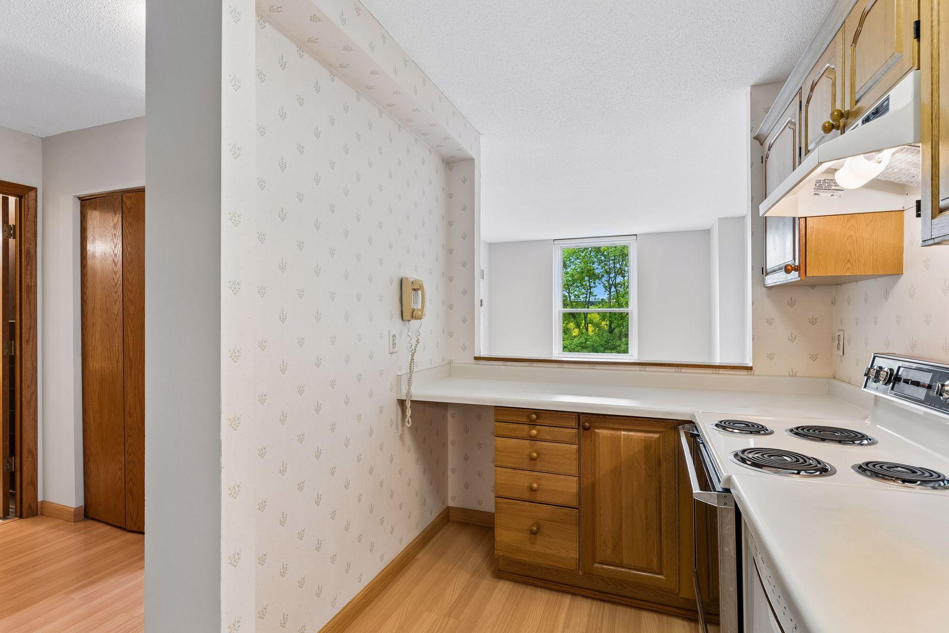 1425 W 28th Street 315 Property Photo 4