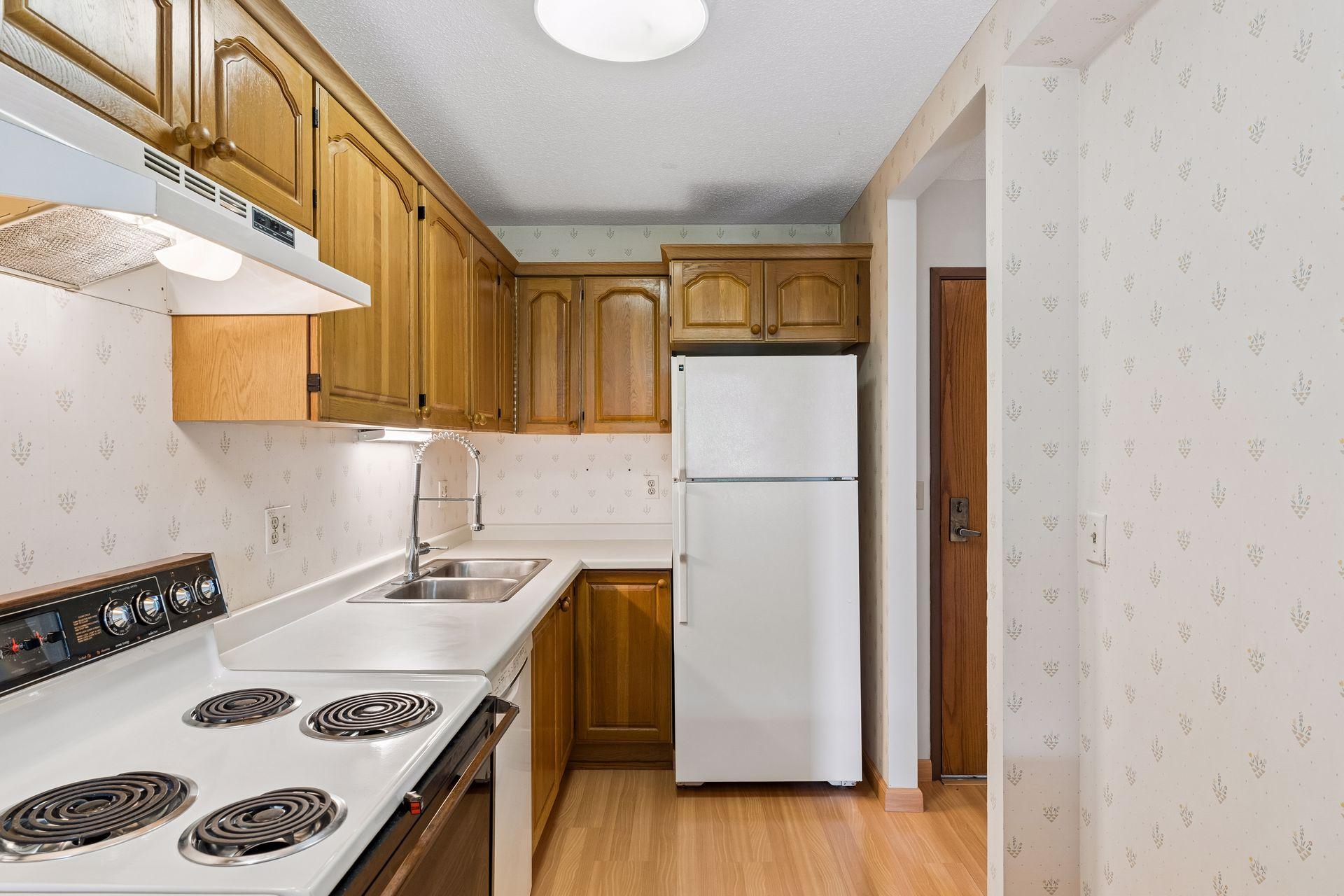 1425 W 28th Street 315 Property Photo 5
