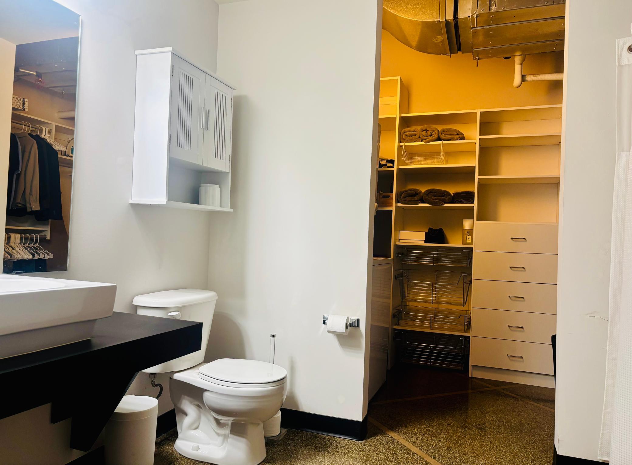 350 Saint Peter Street 608 Property Photo 10
