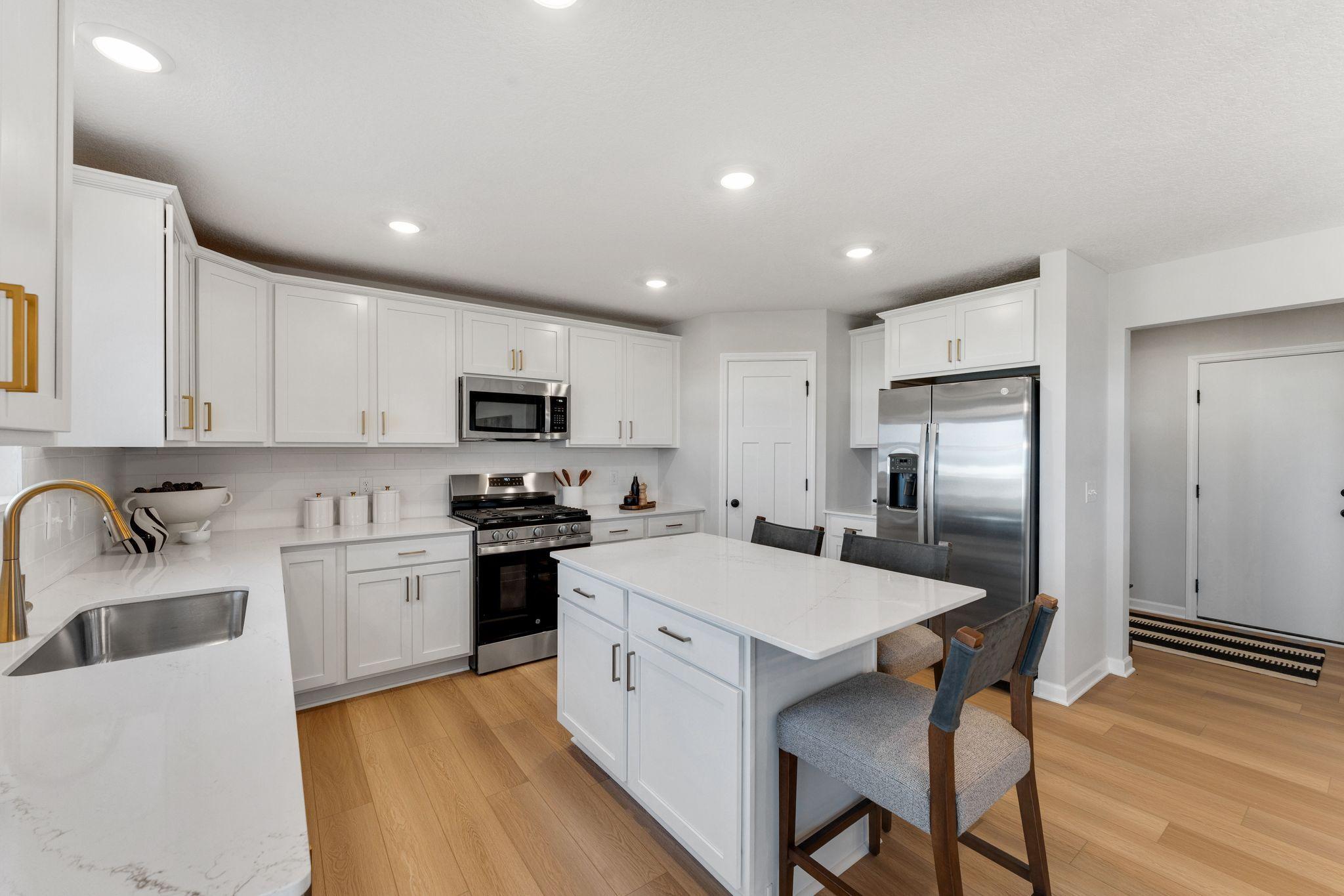 1141 Annagaire Curve Property Photo 4