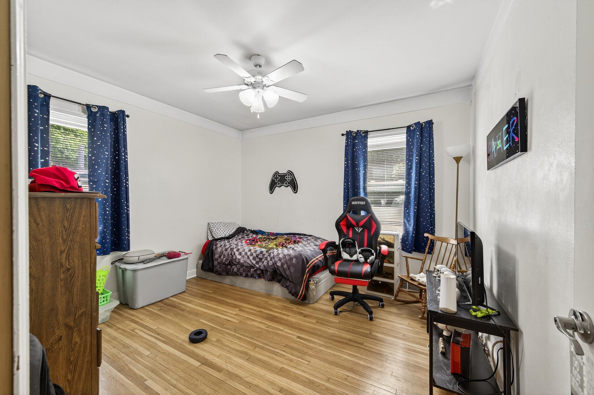 1562 Ivy Avenue E Property Photo 6