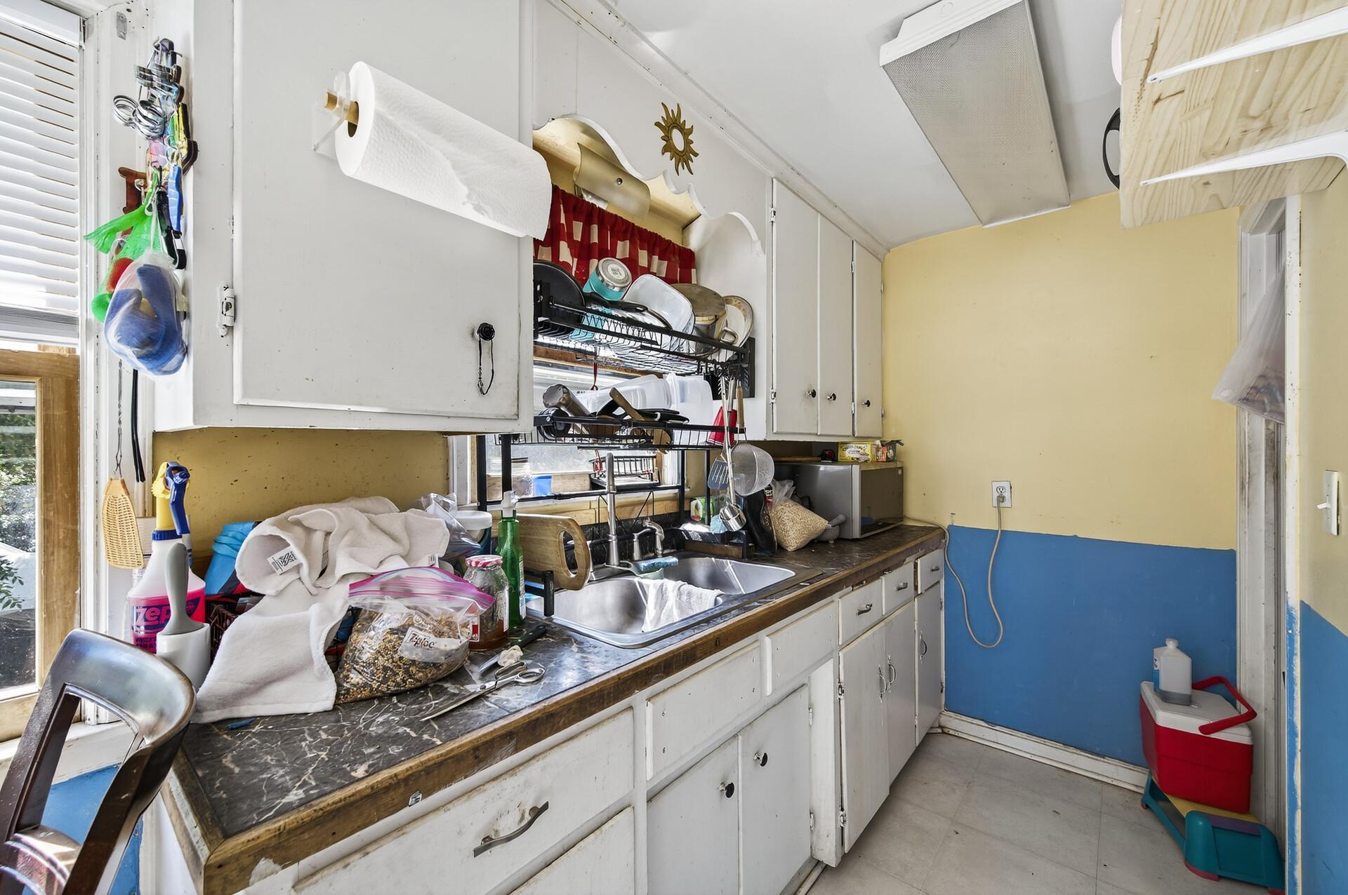 1562 Ivy Avenue E Property Photo 9