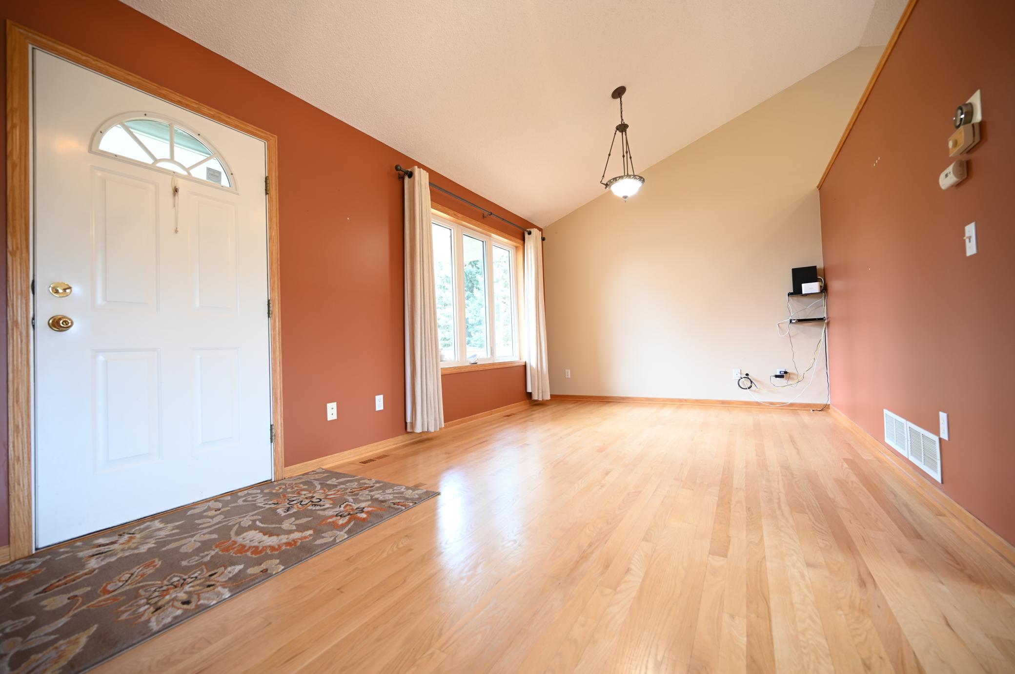 20247 Lake Ridge Drive Property Photo 7