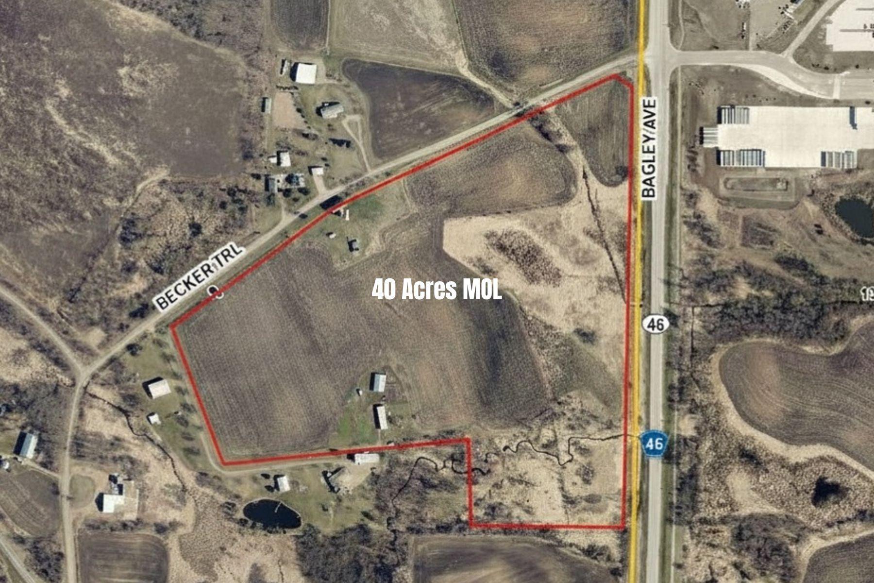 2240 Becker Trail Property Photo 3