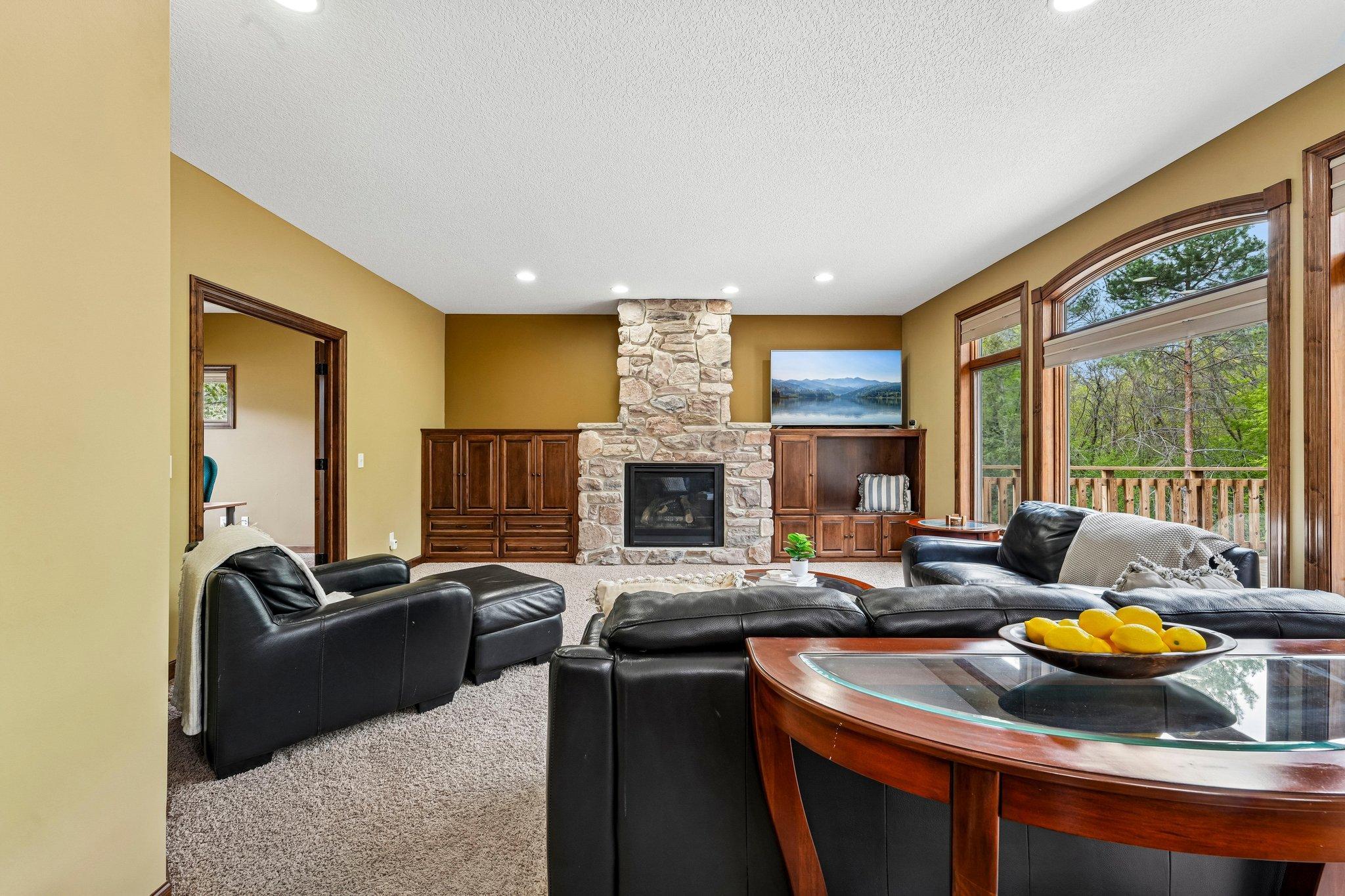 18658 Ponderosa Court Property Photo 6
