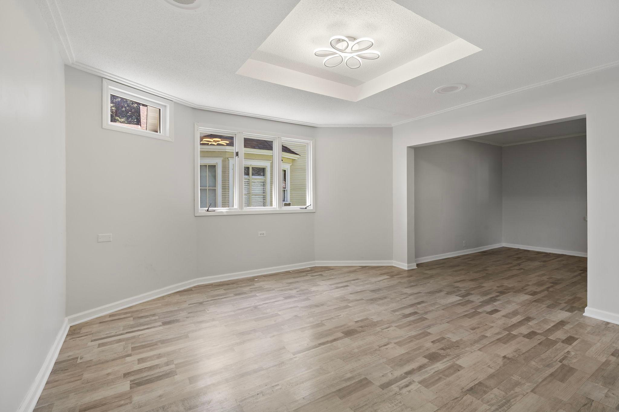 220 Sidney Street E Property Photo 12
