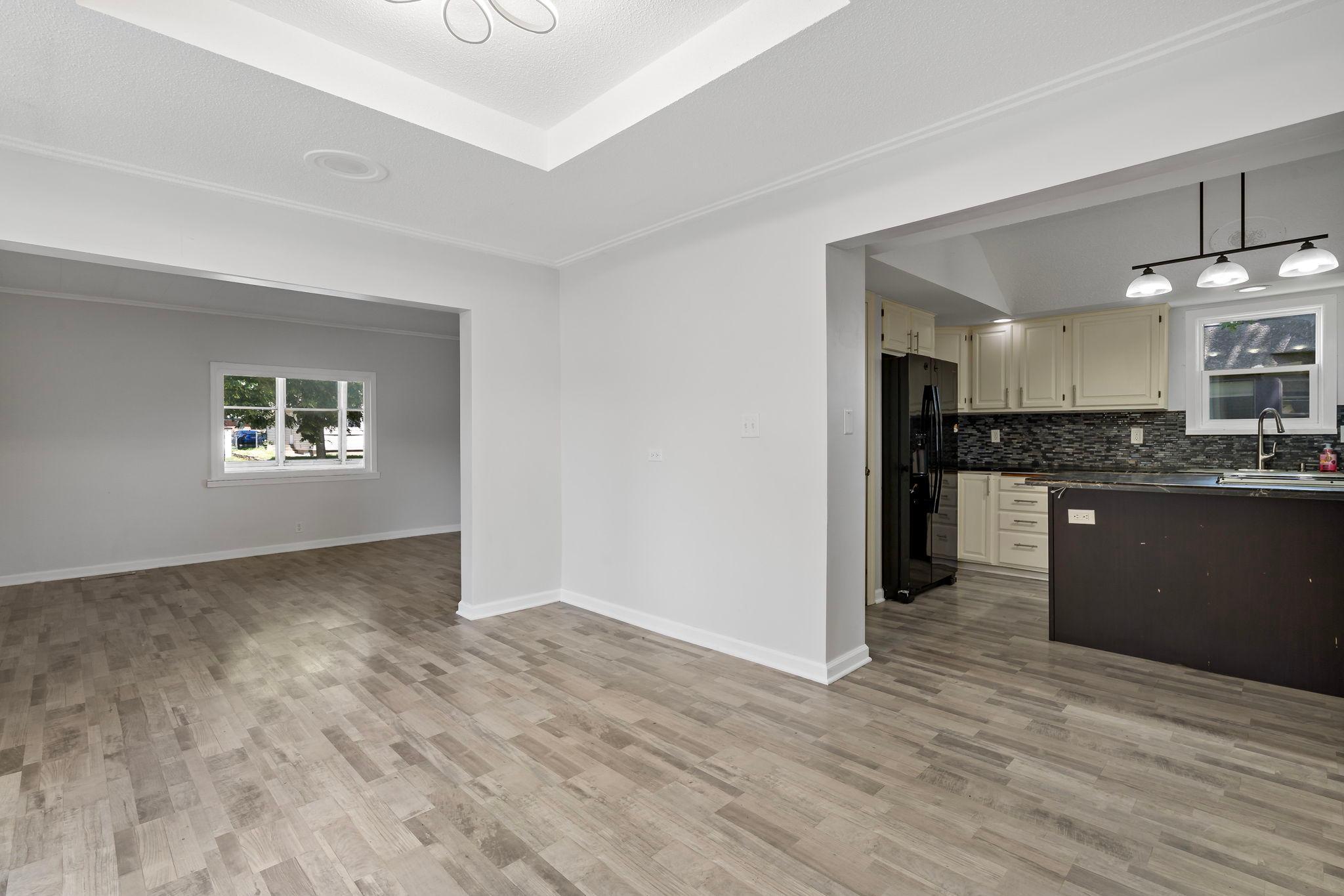 220 Sidney Street E Property Photo 13