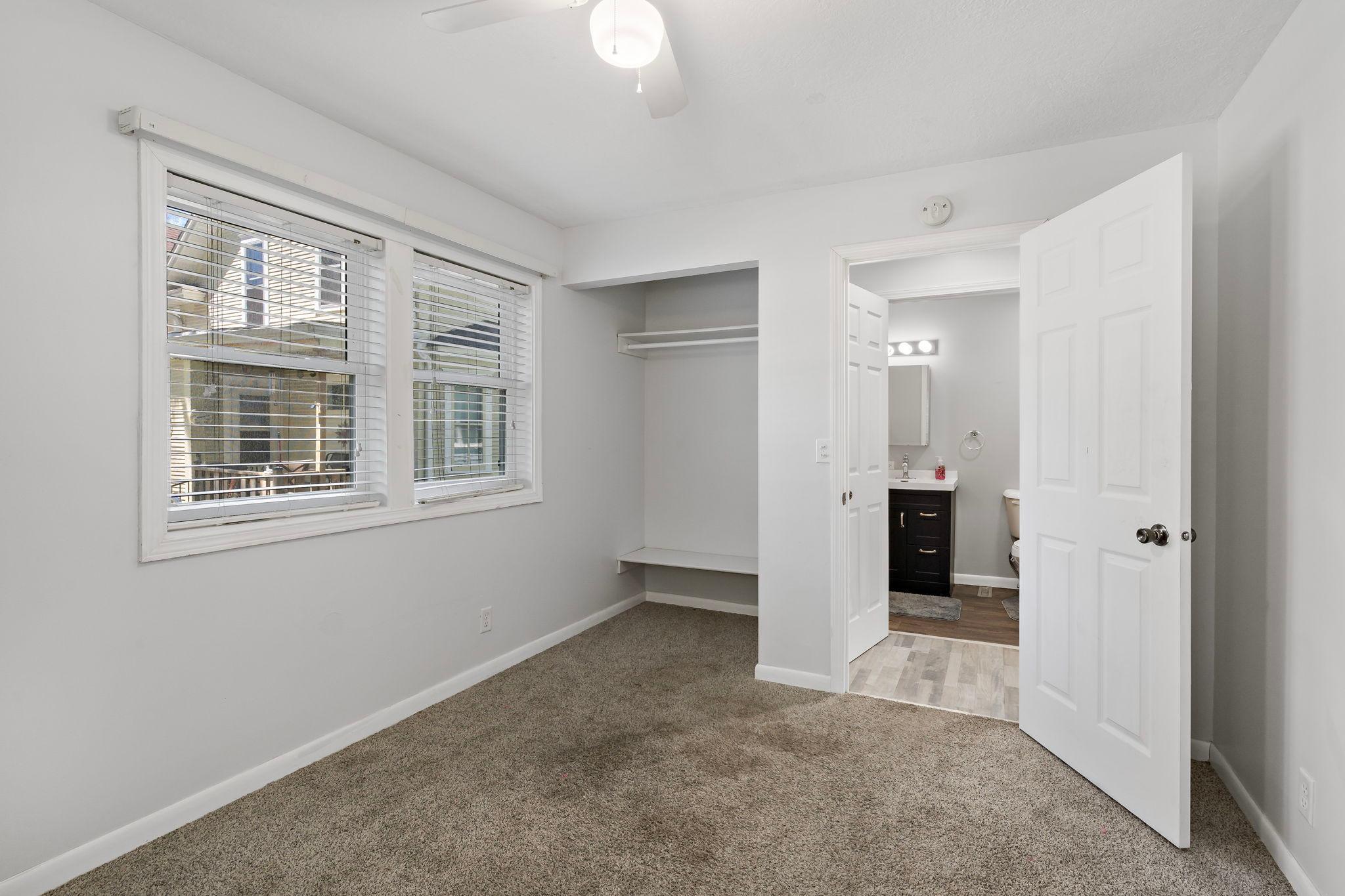 220 Sidney Street E Property Photo 21