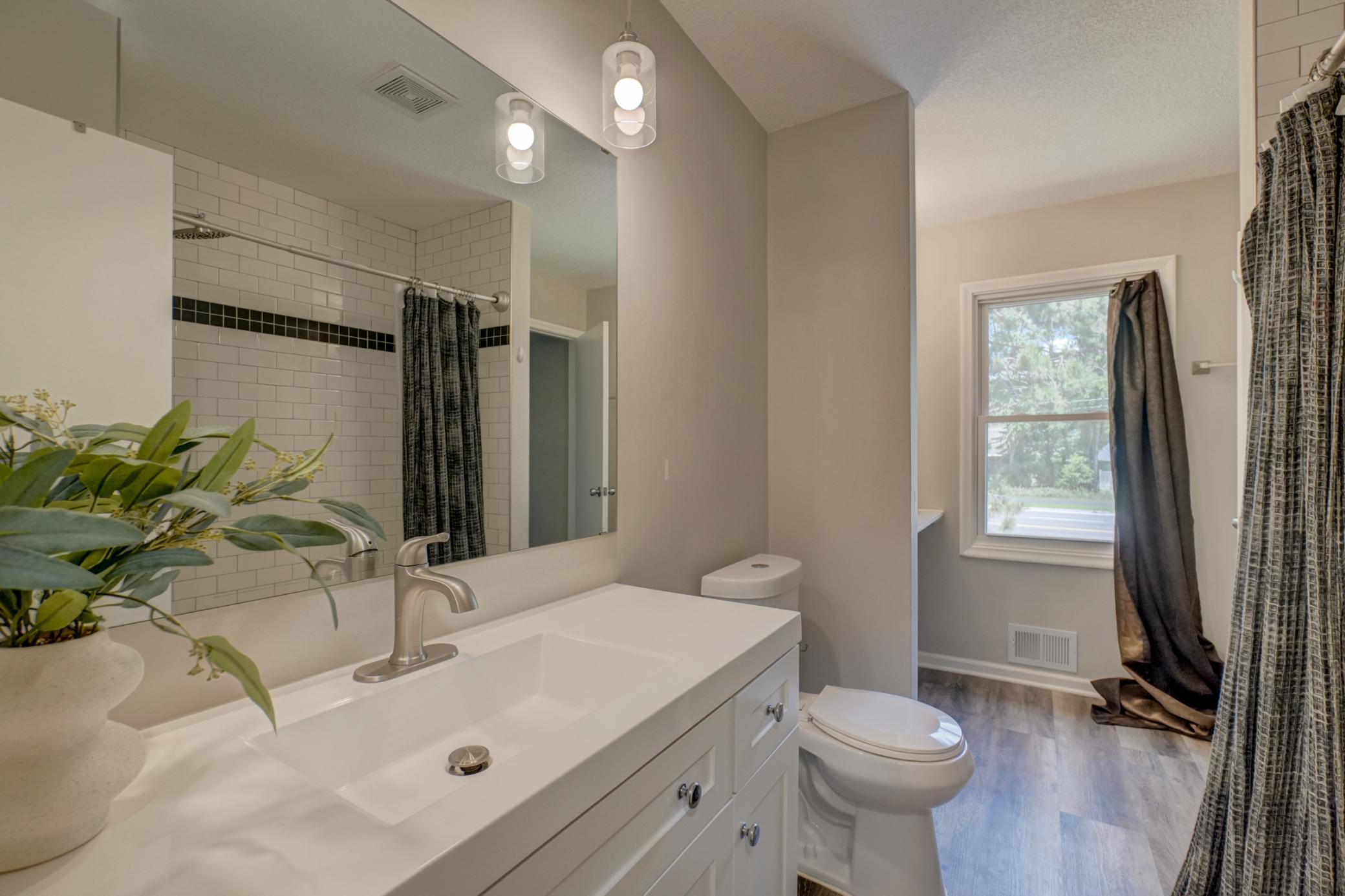 5881 Lexington Avenue N Property Photo 10