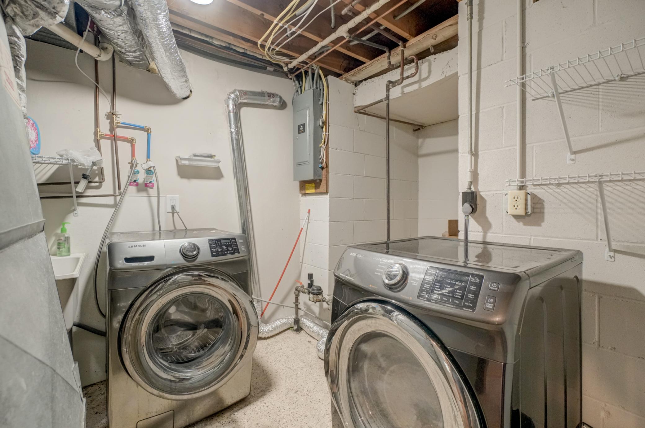 5881 Lexington Avenue N Property Photo 15