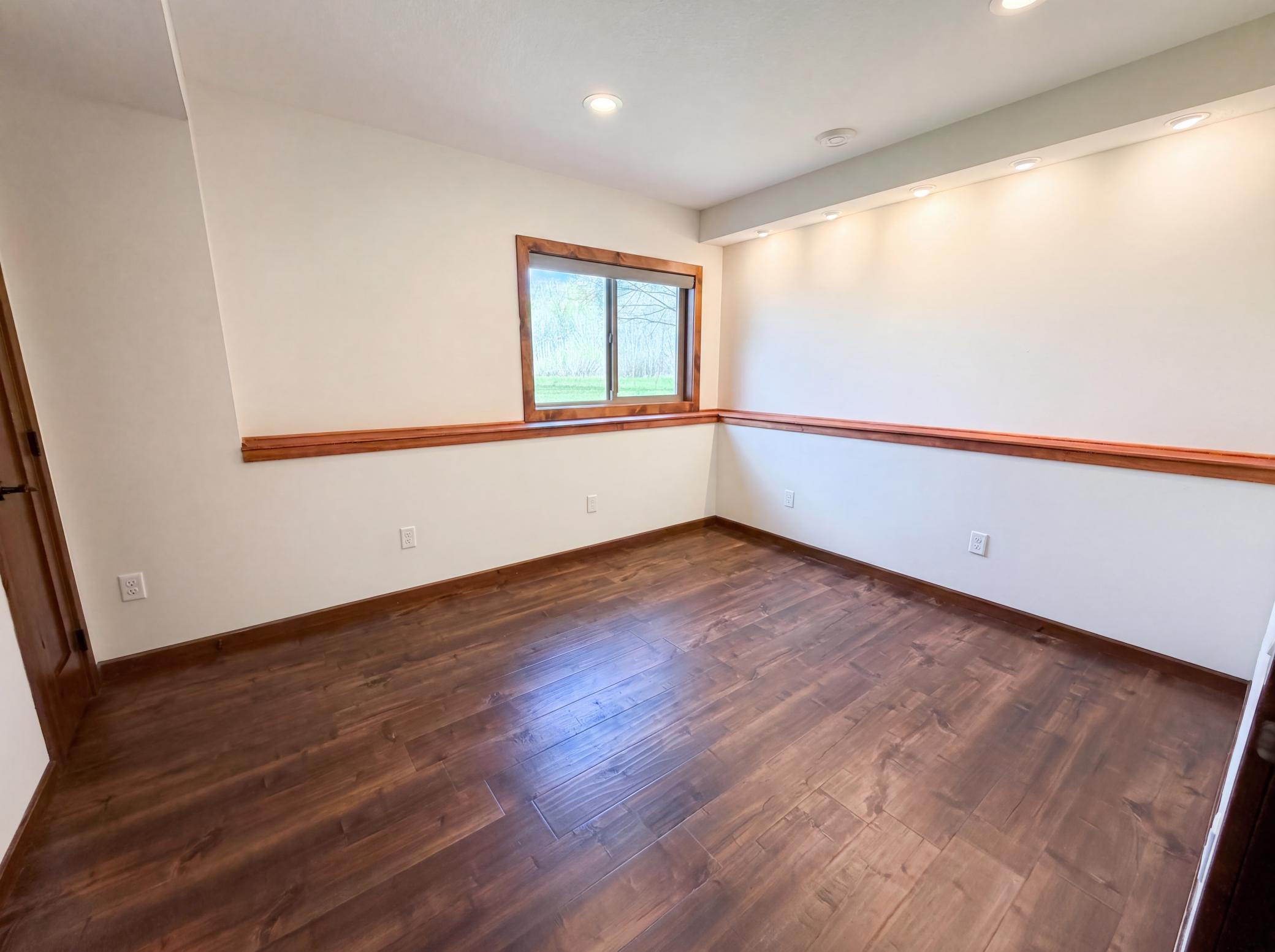 3072 Nottingham Road S Property Photo 14