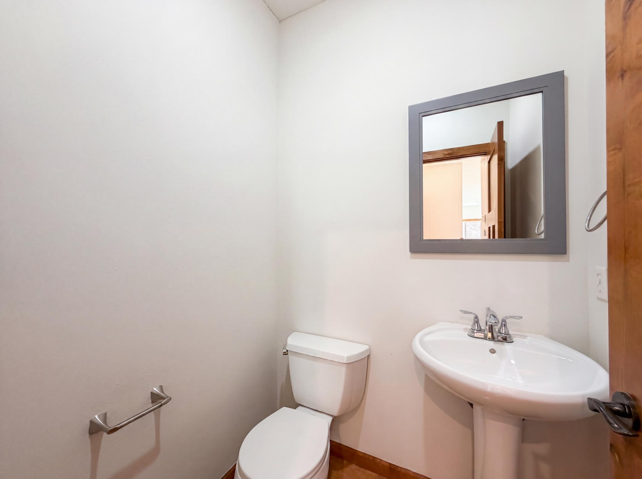 3072 Nottingham Road S Property Photo 18