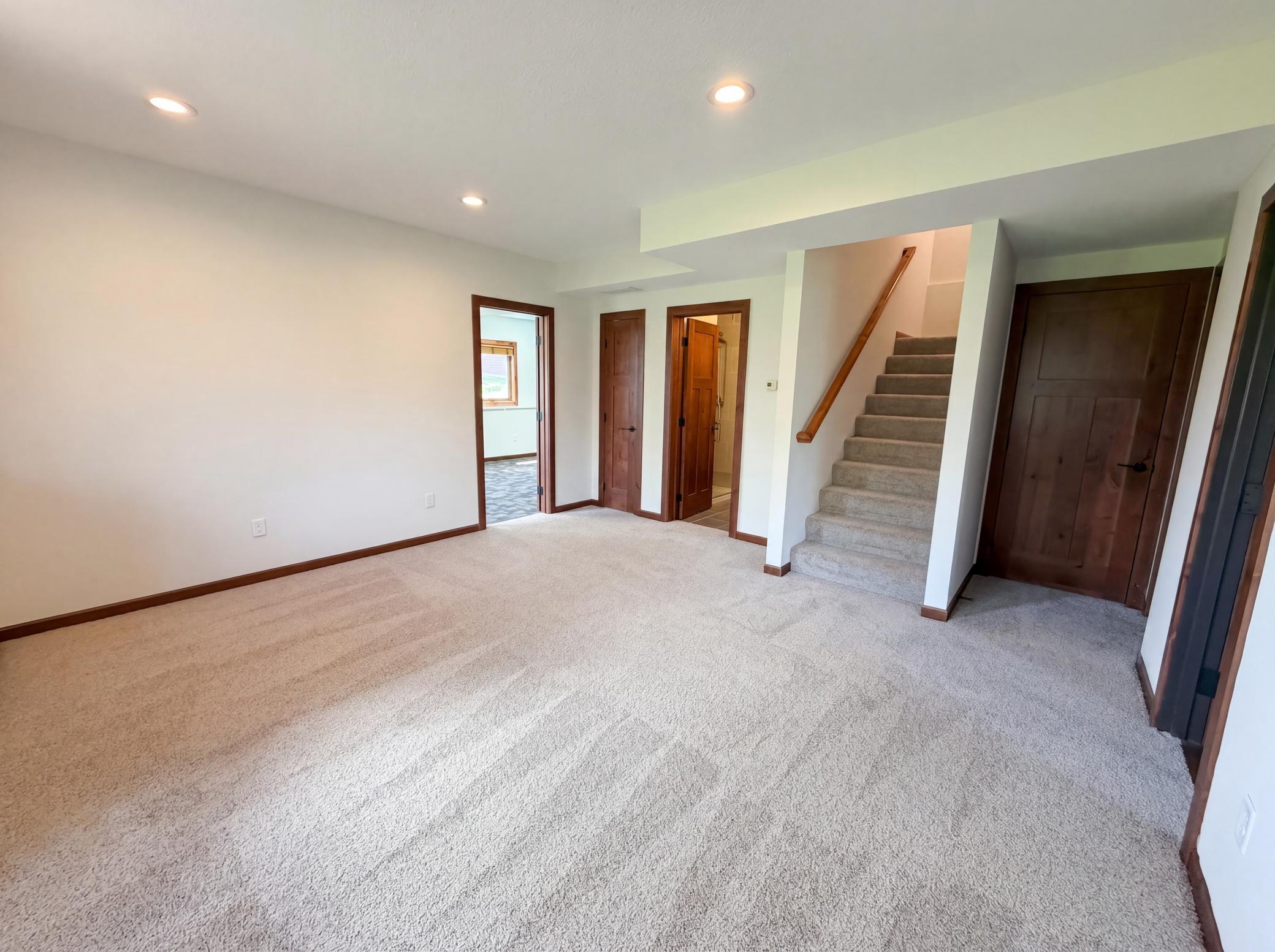 3072 Nottingham Road S Property Photo 21