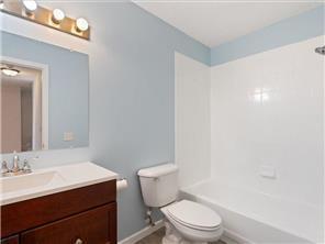 4819 Grenwich Way N Property Photo 15