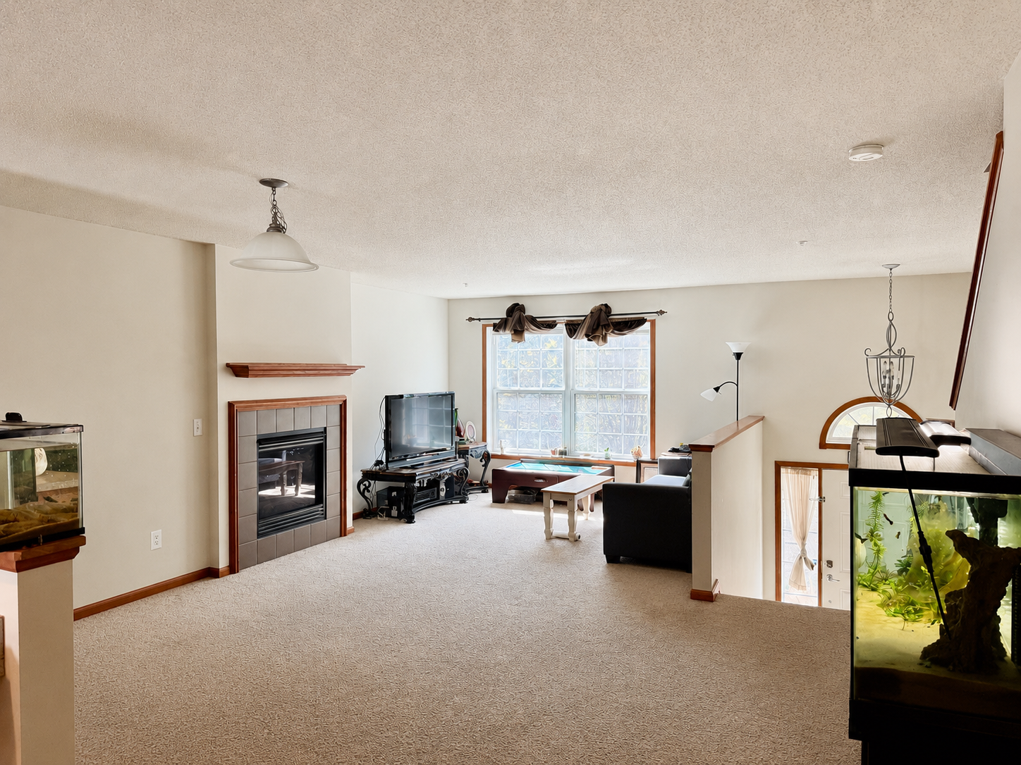 932 Ledgestone Drive Property Photo 2