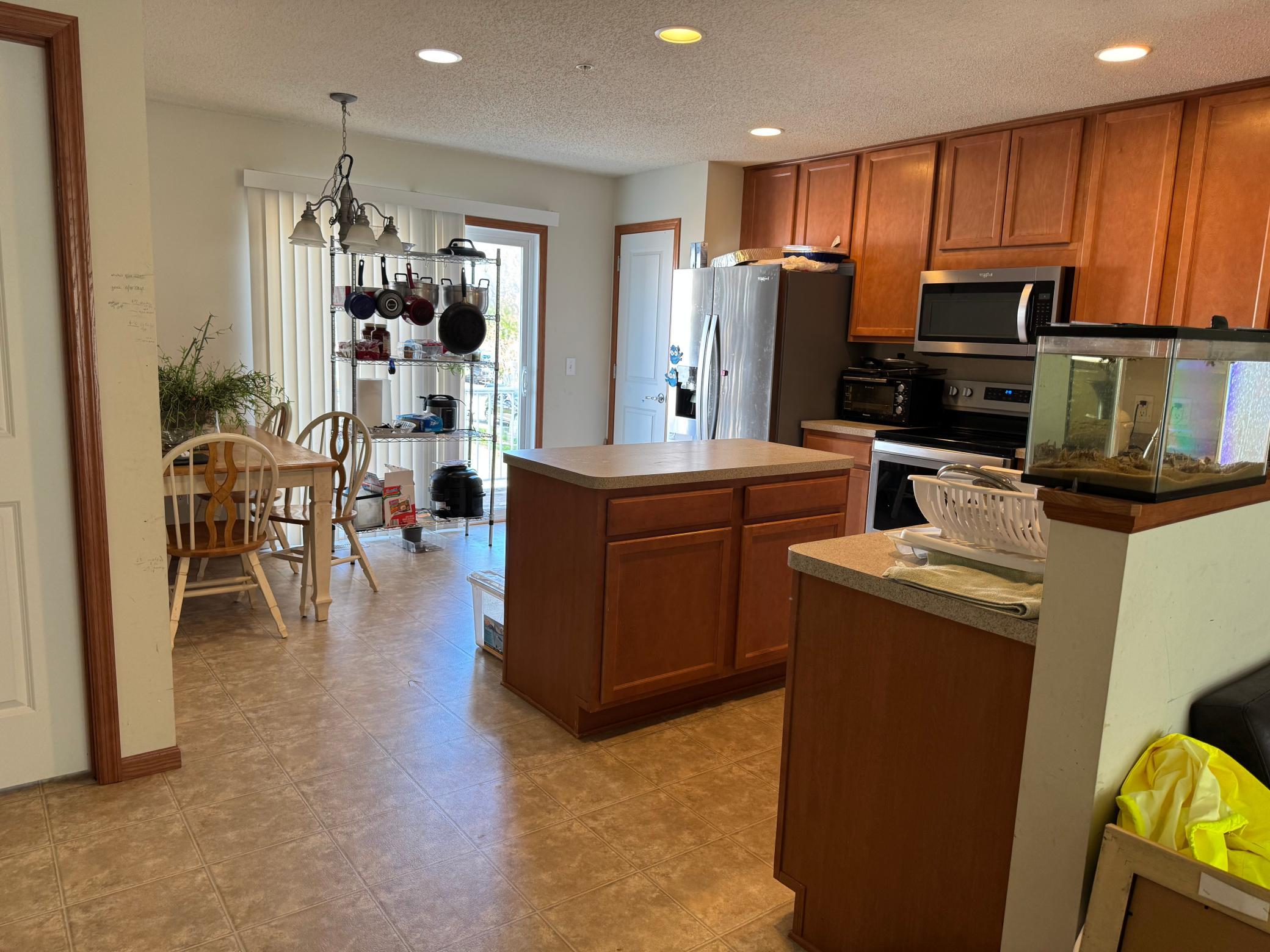 932 Ledgestone Drive Property Photo 3