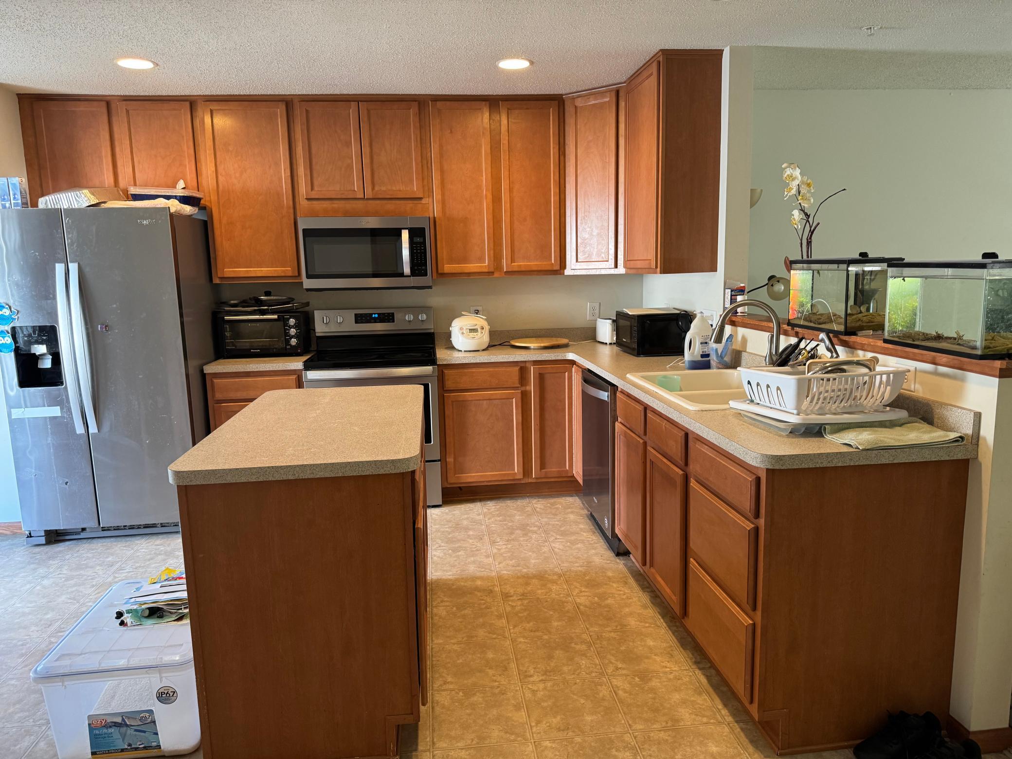 932 Ledgestone Drive Property Photo 4