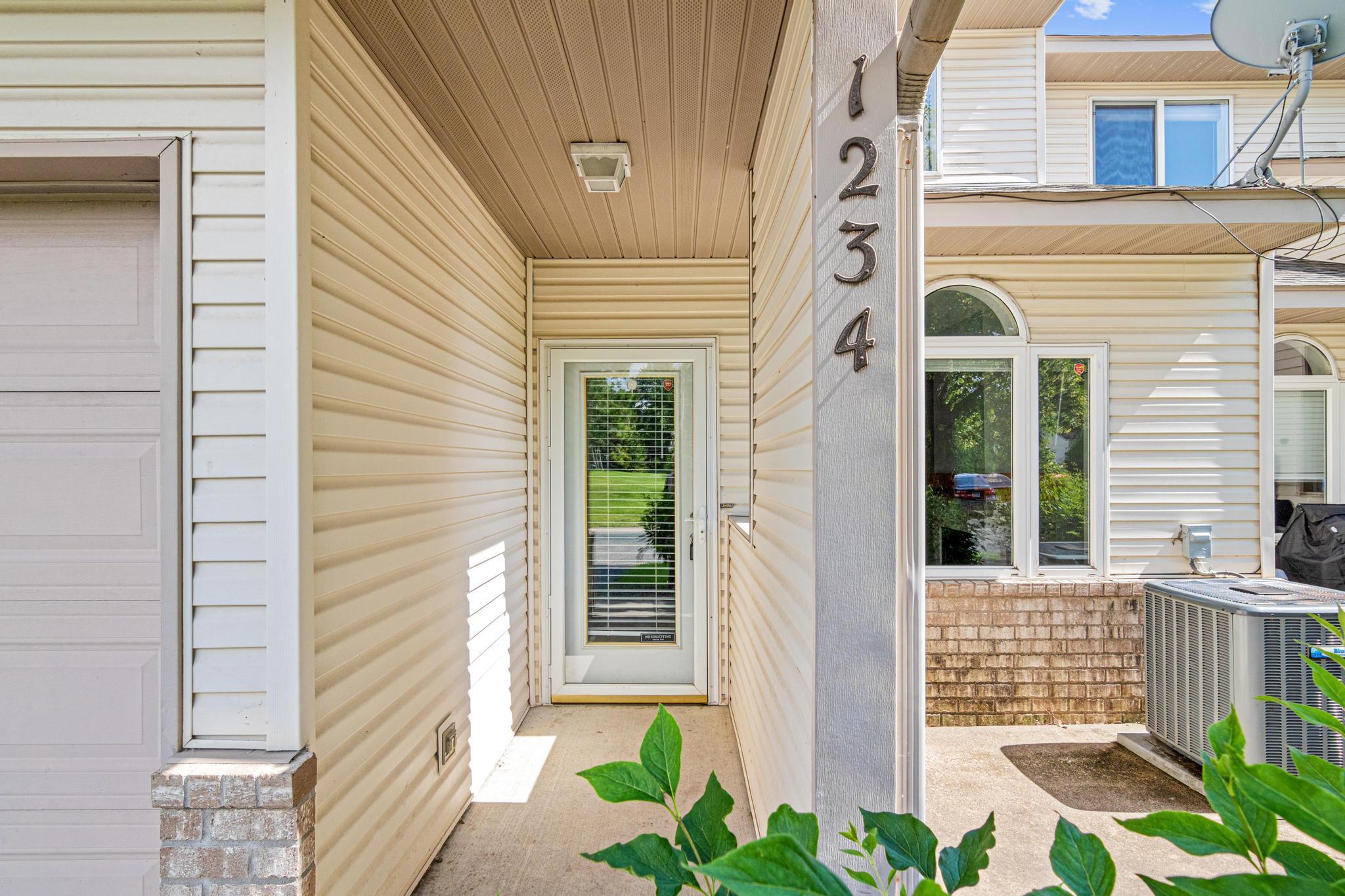 1234 Crystal Place E Property Photo 4