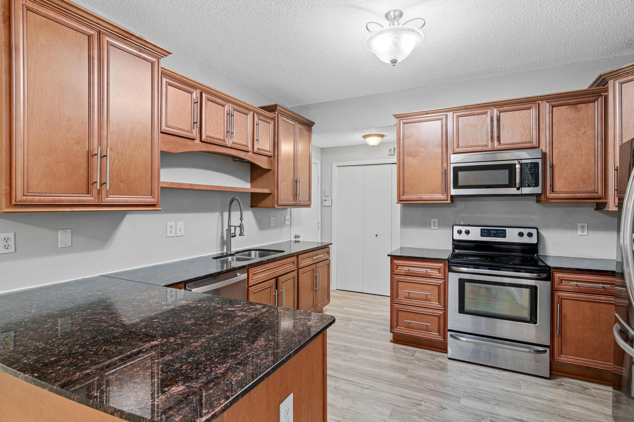 1234 Crystal Place E Property Photo 12